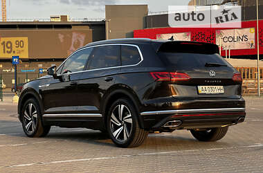 Внедорожник / Кроссовер Volkswagen Touareg 2020 в 