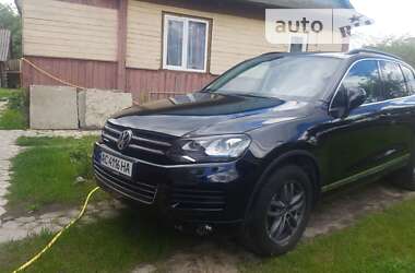 Позашляховик / Кросовер Volkswagen Touareg 2012 в 