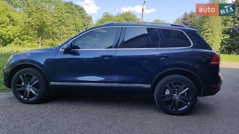 Внедорожник / Кроссовер Volkswagen Touareg 2012 в Ивано-Франковске