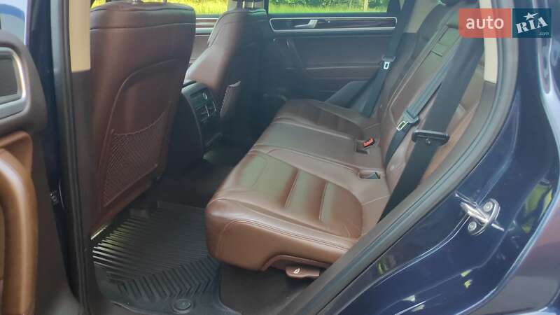 Внедорожник / Кроссовер Volkswagen Touareg 2012 в Ивано-Франковске