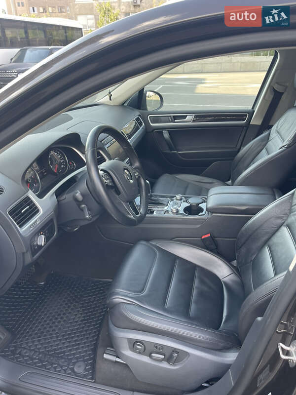 Позашляховик / Кросовер Volkswagen Touareg 2017 в Києві фото 10 Позашляховик / Кросовер Volkswagen Touareg 2017 в Києві