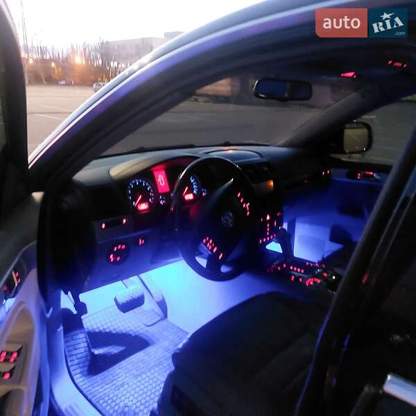 Позашляховик / Кросовер Volkswagen Touareg 2008 в Києві