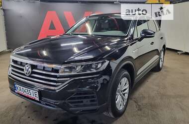 Внедорожник / Кроссовер Volkswagen Touareg 2019 в Киеве