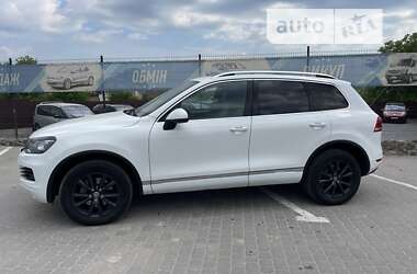 Позашляховик / Кросовер Volkswagen Touareg 2012 в 