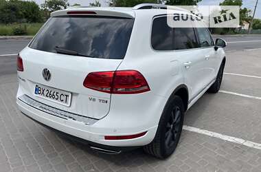 Позашляховик / Кросовер Volkswagen Touareg 2012 в 