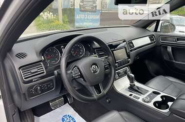 Позашляховик / Кросовер Volkswagen Touareg 2012 в 