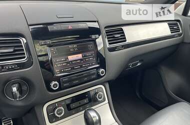 Позашляховик / Кросовер Volkswagen Touareg 2012 в 