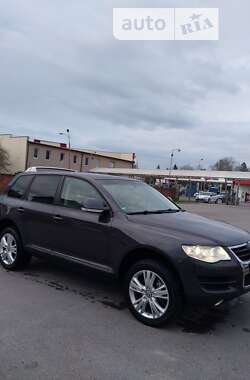 Позашляховик / Кросовер Volkswagen Touareg 2008 в Рівному