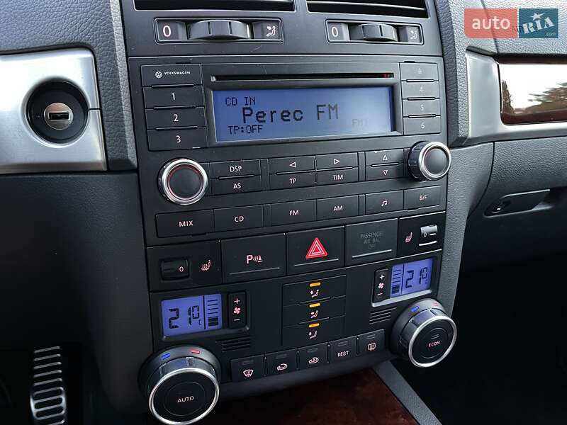 Позашляховик / Кросовер Volkswagen Touareg 2006 в Києві