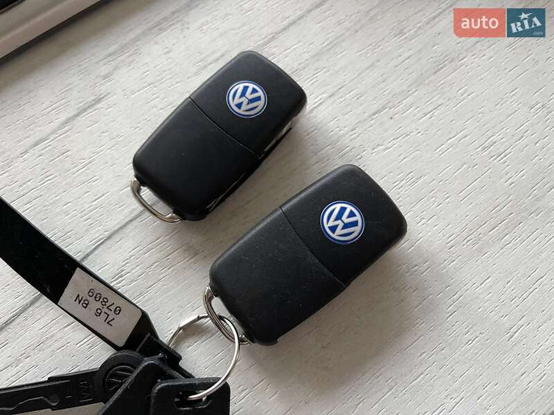 Позашляховик / Кросовер Volkswagen Touareg 2006 в Києві