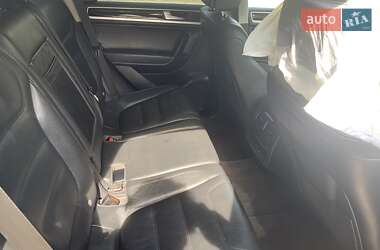 Внедорожник / Кроссовер Volkswagen Touareg 2011 в 