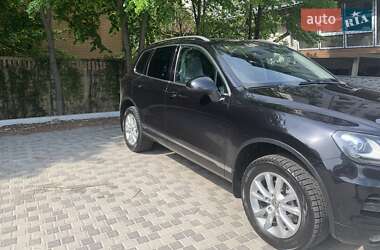 Внедорожник / Кроссовер Volkswagen Touareg 2011 в 