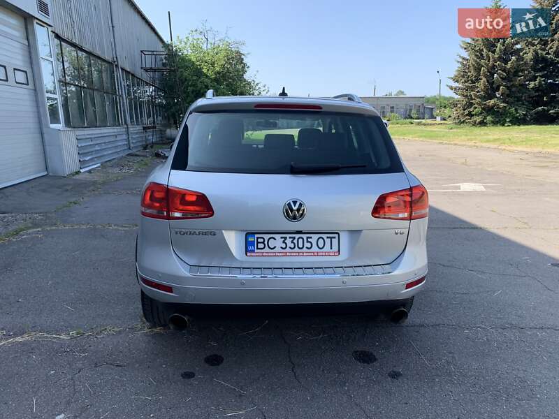 Внедорожник / Кроссовер Volkswagen Touareg 2014 в Лозовой