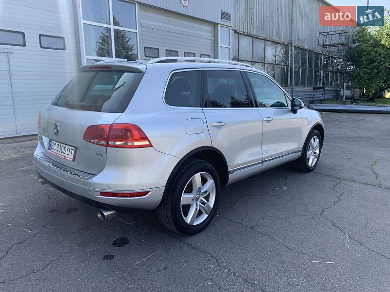 Внедорожник / Кроссовер Volkswagen Touareg 2014 в Лозовой