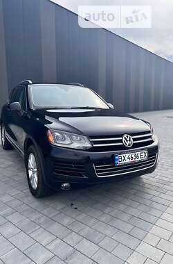 Позашляховик / Кросовер Volkswagen Touareg 2014 в Хмельницькому