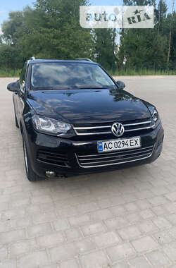 Внедорожник / Кроссовер Volkswagen Touareg 2010 в Луцке