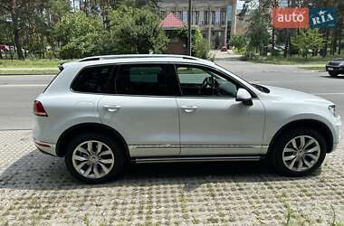 Внедорожник / Кроссовер Volkswagen Touareg 2014 в Киеве