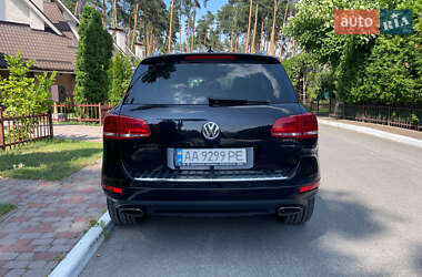 Внедорожник / Кроссовер Volkswagen Touareg 2014 в Киеве