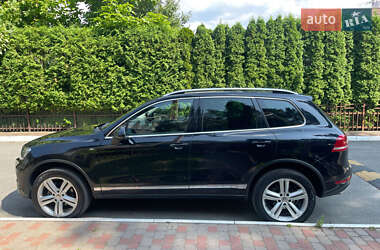 Внедорожник / Кроссовер Volkswagen Touareg 2014 в Киеве