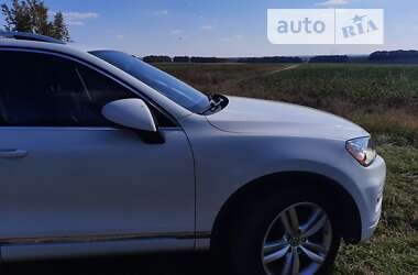 Внедорожник / Кроссовер Volkswagen Touareg 2012 в Умани