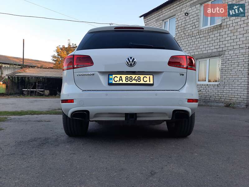 Внедорожник / Кроссовер Volkswagen Touareg 2012 в Умани