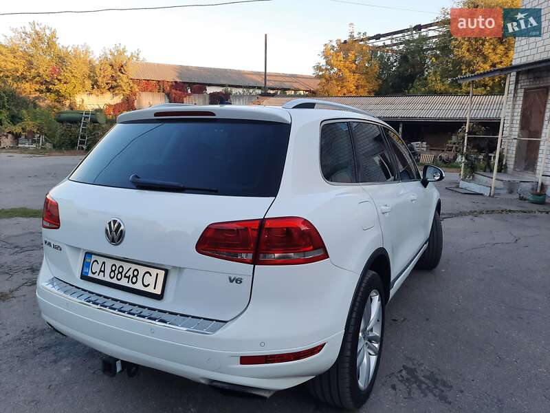 Внедорожник / Кроссовер Volkswagen Touareg 2012 в Умани