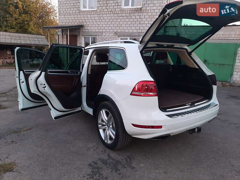 Внедорожник / Кроссовер Volkswagen Touareg 2012 в Умани