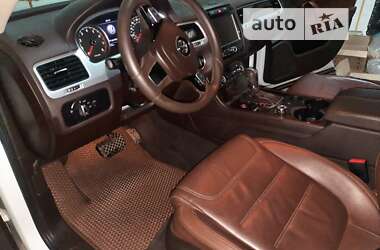 Внедорожник / Кроссовер Volkswagen Touareg 2012 в Умани