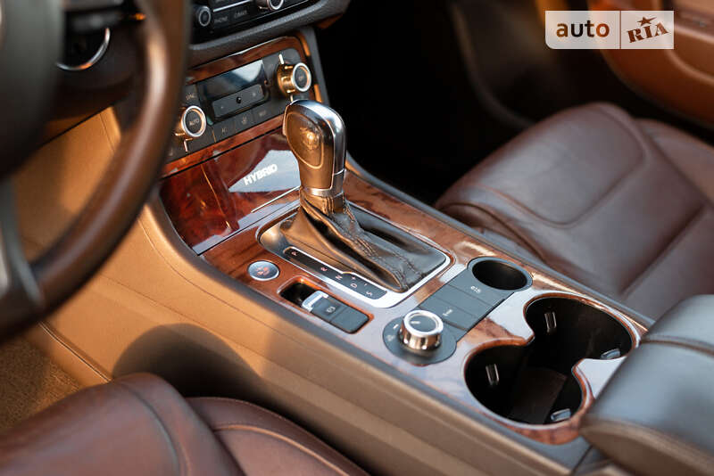 Внедорожник / Кроссовер Volkswagen Touareg 2011 в Ровно