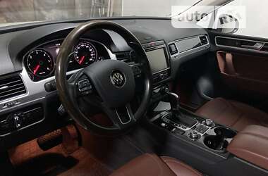 Внедорожник / Кроссовер Volkswagen Touareg 2015 в 