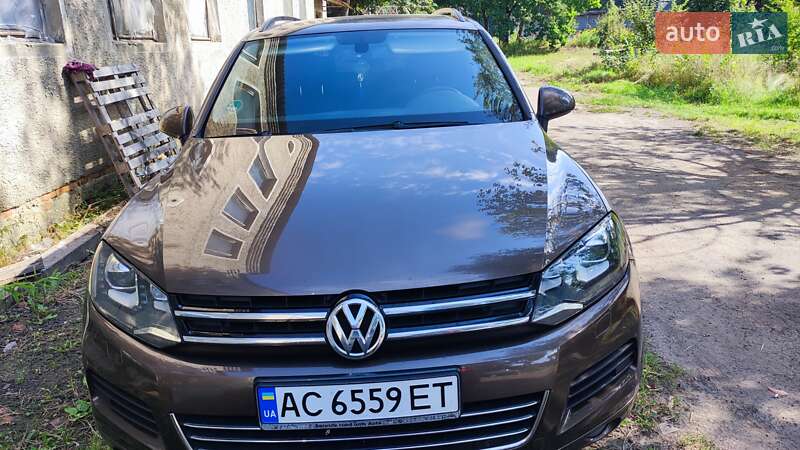 Внедорожник / Кроссовер Volkswagen Touareg 2011 в Луцке