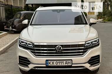 Внедорожник / Кроссовер Volkswagen Touareg 2022 в Киеве