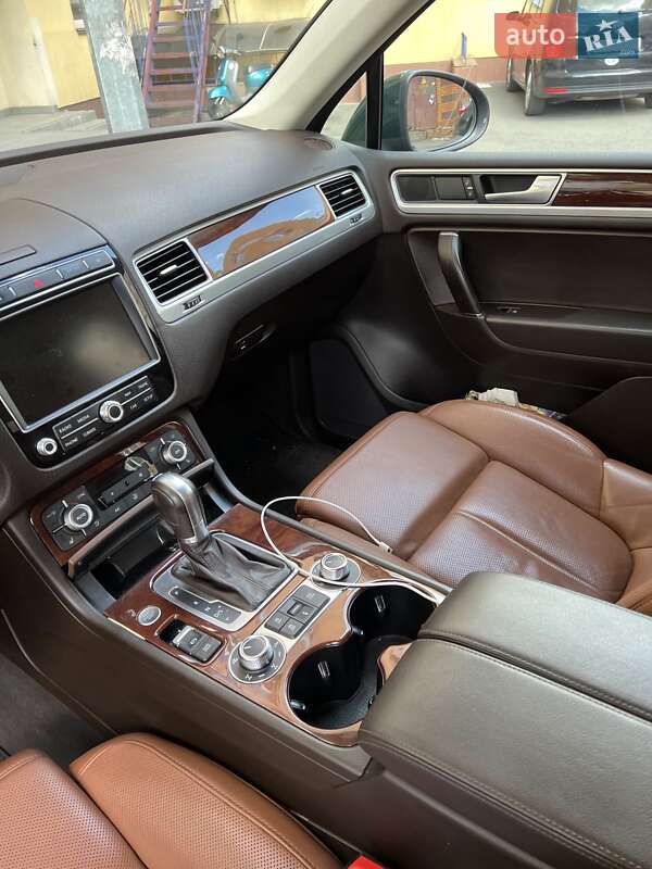 Внедорожник / Кроссовер Volkswagen Touareg 2017 в Киеве
