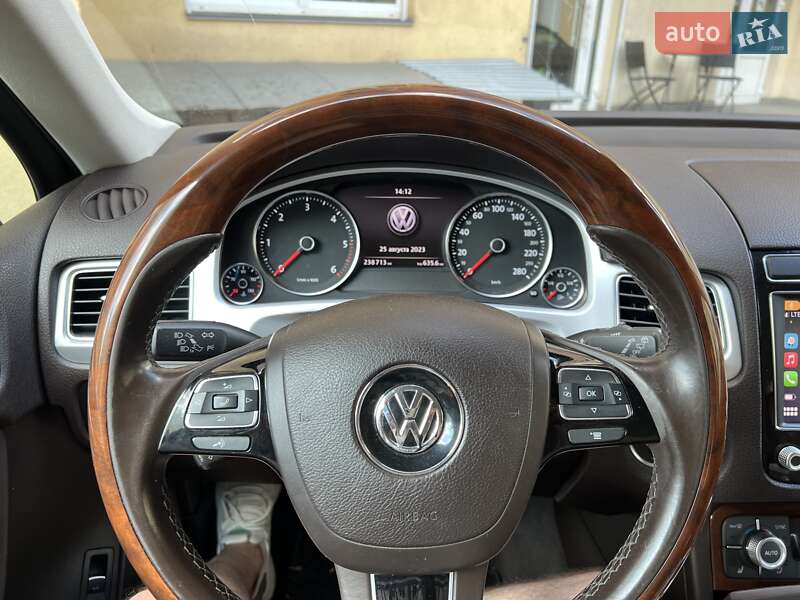 Внедорожник / Кроссовер Volkswagen Touareg 2017 в Киеве