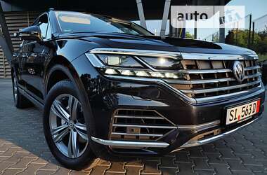 Внедорожник / Кроссовер Volkswagen Touareg 2018 в 