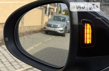 Внедорожник / Кроссовер Volkswagen Touareg 2013 в 