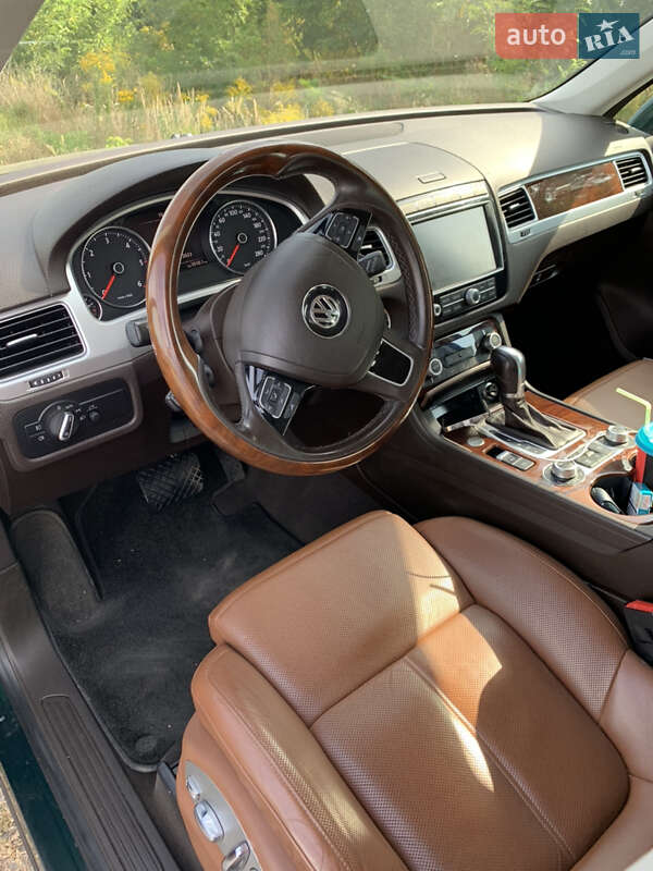 Внедорожник / Кроссовер Volkswagen Touareg 2017 в Киеве