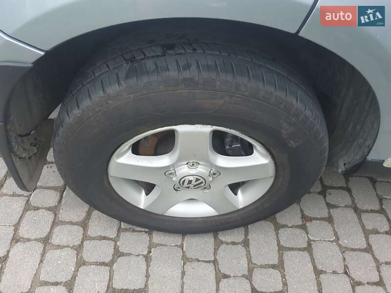 Внедорожник / Кроссовер Volkswagen Touareg 2006 в Надворной