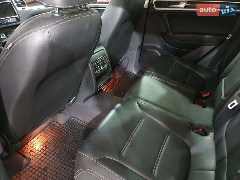 Позашляховик / Кросовер Volkswagen Touareg 2014 в Краматорську