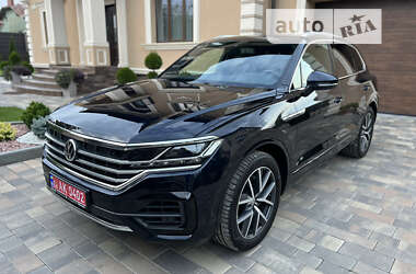 Внедорожник / Кроссовер Volkswagen Touareg 2018 в 