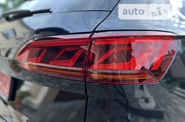 Внедорожник / Кроссовер Volkswagen Touareg 2018 в 