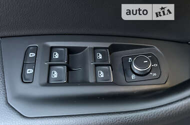 Внедорожник / Кроссовер Volkswagen Touareg 2018 в 