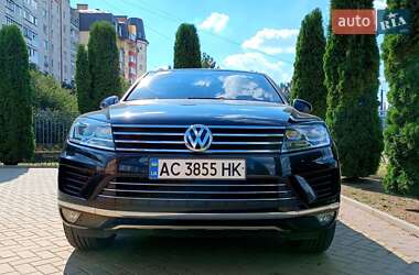 Внедорожник / Кроссовер Volkswagen Touareg 2014 в 