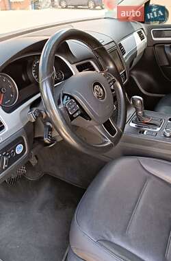 Внедорожник / Кроссовер Volkswagen Touareg 2014 в 