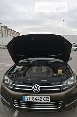 Внедорожник / Кроссовер Volkswagen Touareg 2013 в 