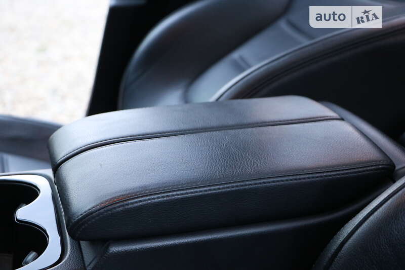 Позашляховик / Кросовер Volkswagen Touareg 2012 в Трускавці
