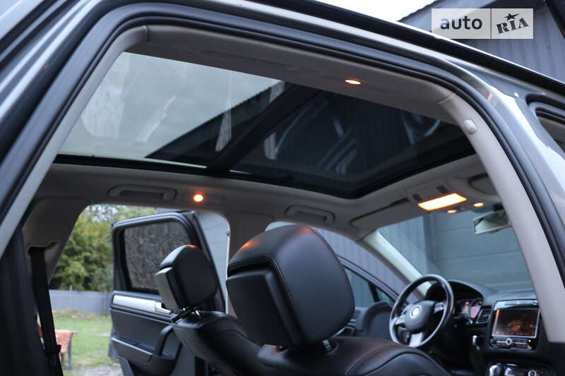 Позашляховик / Кросовер Volkswagen Touareg 2012 в Трускавці