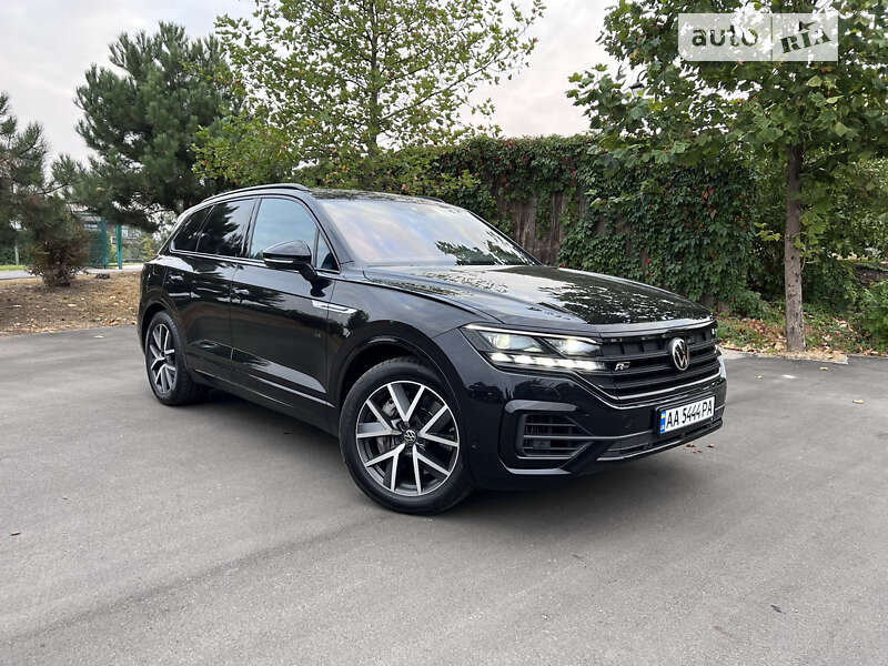 Позашляховик / Кросовер Volkswagen Touareg 2020 в Києві