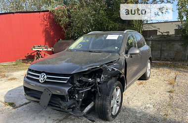 Позашляховик / Кросовер Volkswagen Touareg 2011 в 