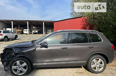 Позашляховик / Кросовер Volkswagen Touareg 2011 в 